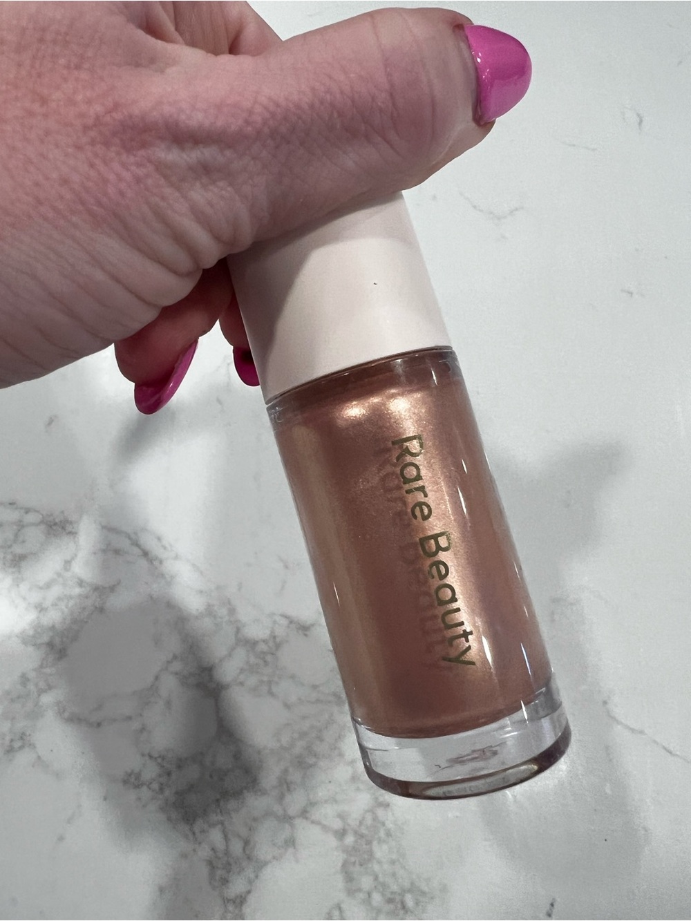 Rare Beauty Liquid Highlighter — Warm Rose Gold Glow Mesmerize